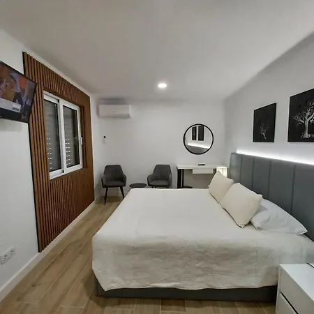 民宿 Basaltic's Ribeirinha (Sao Miguel)