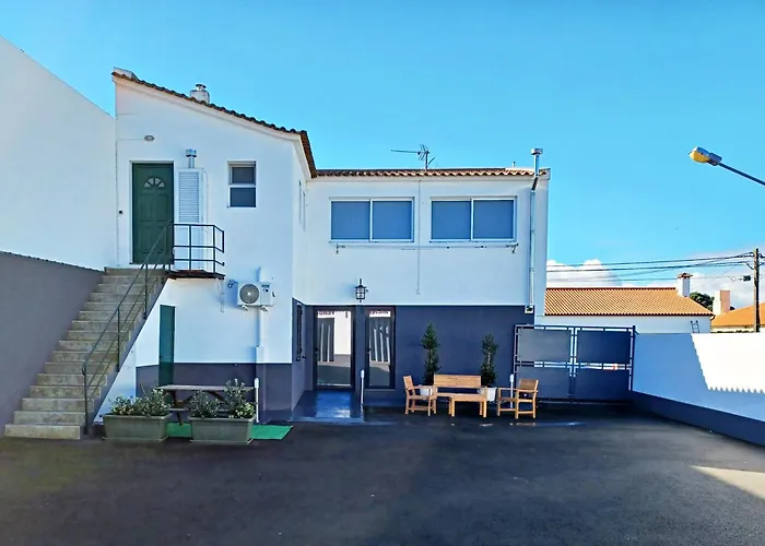 Проживание в семье Basaltic's *